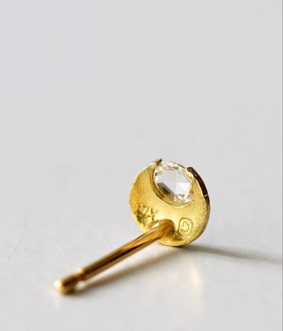 GICLAT 月 Dia 片耳ピアスK18YG