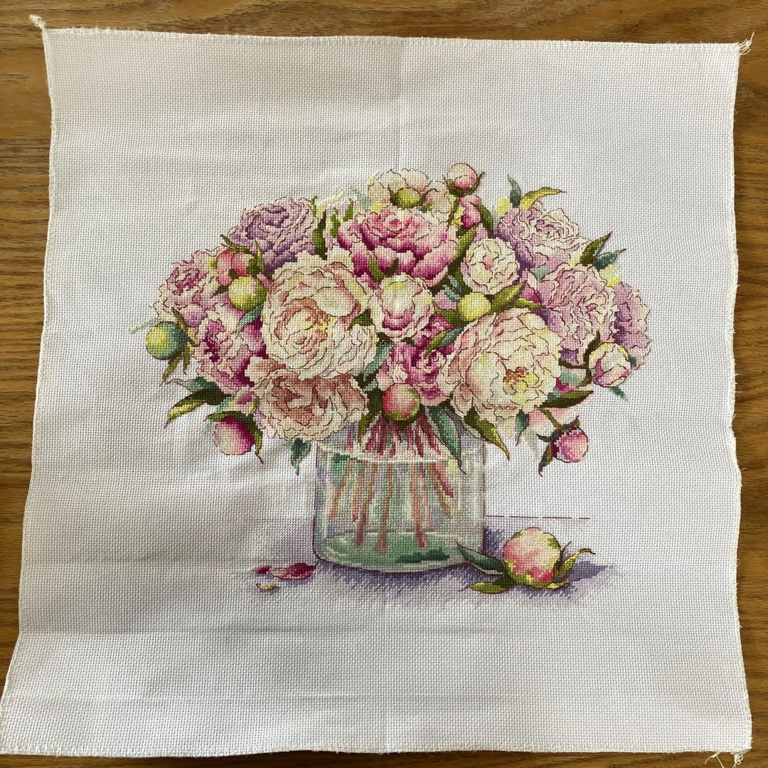 クロスステッチ　花瓶の牡丹【完成品】