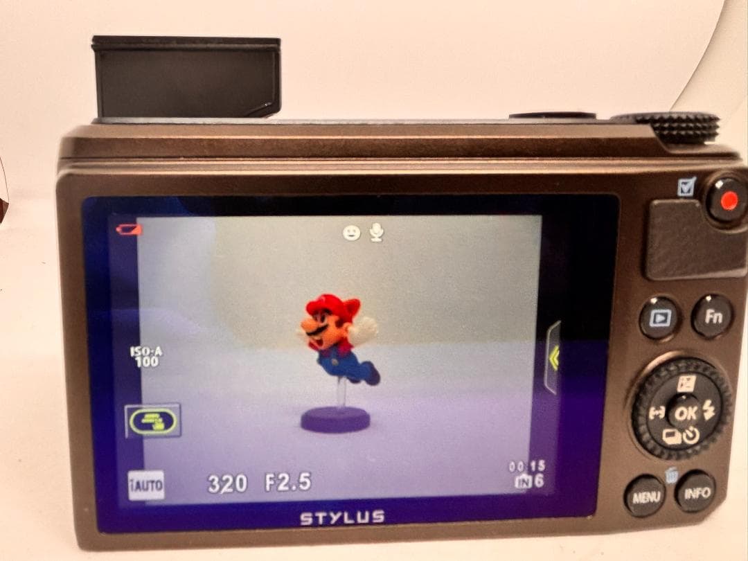 美品　OLYMPUS stylus XZ-20 コンパクトデジタルカメラ　684