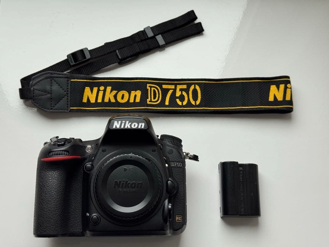 d*d様 Nikon ニコンD750 デジタル一眼レフカメラ　バッテリー　ストラ