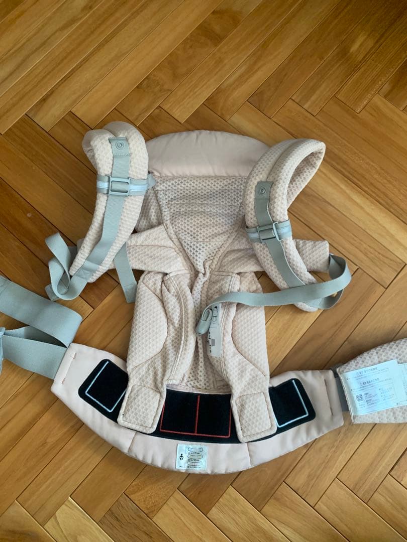 【値下げ】ergobabyエルゴ 抱っこ紐 ピンクベージュ メッシュ