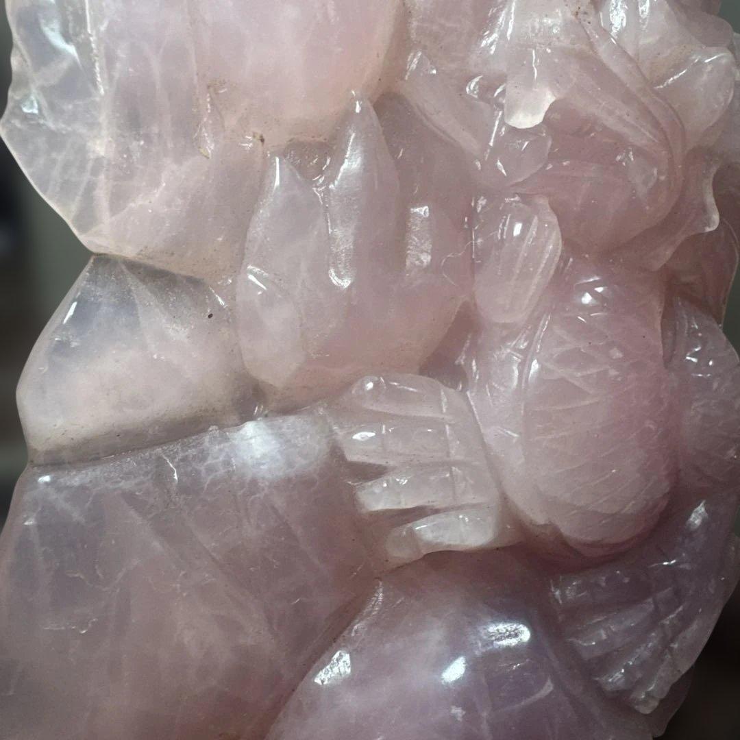 ローズクォーツ 龍彫刻 置物 天然石 一点物　おまけあり