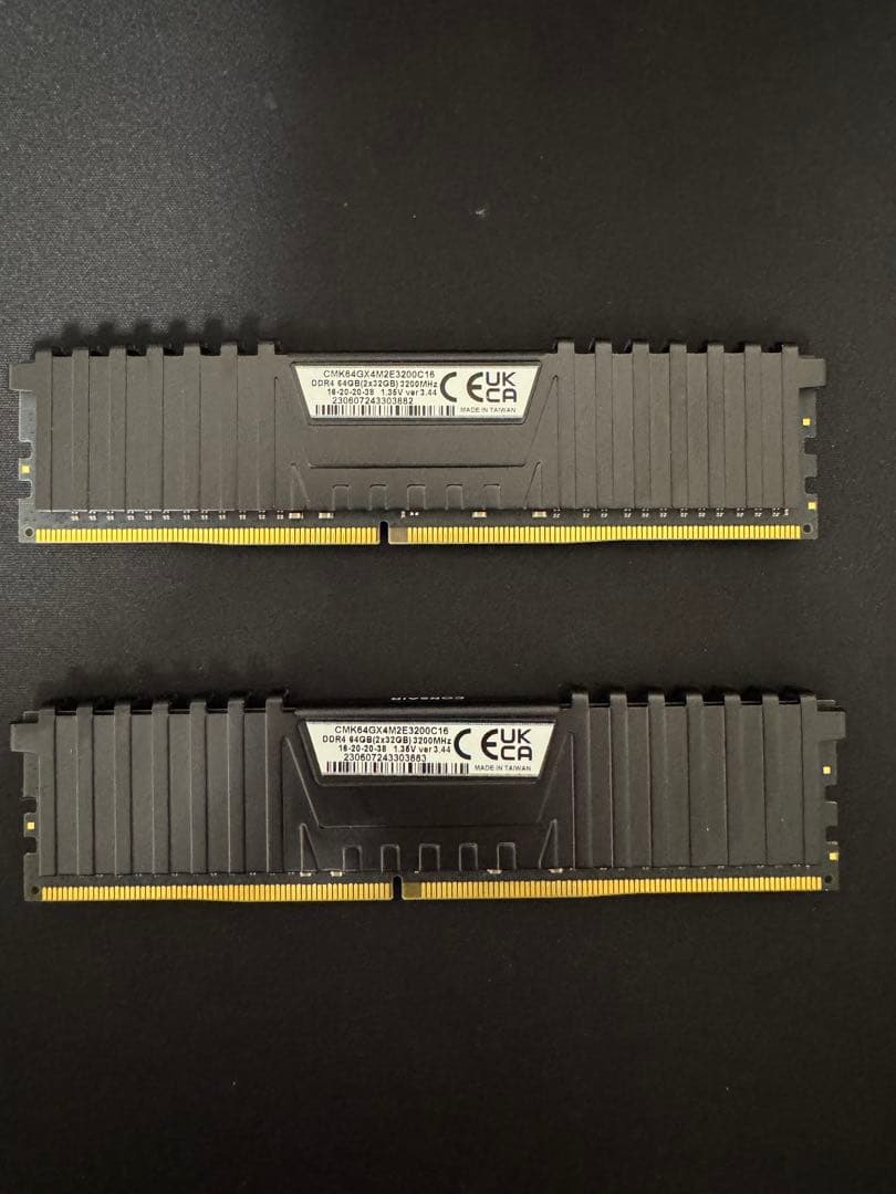 メモリー CORSAIR DDR4 64GB (32GB x2) 3200MHz