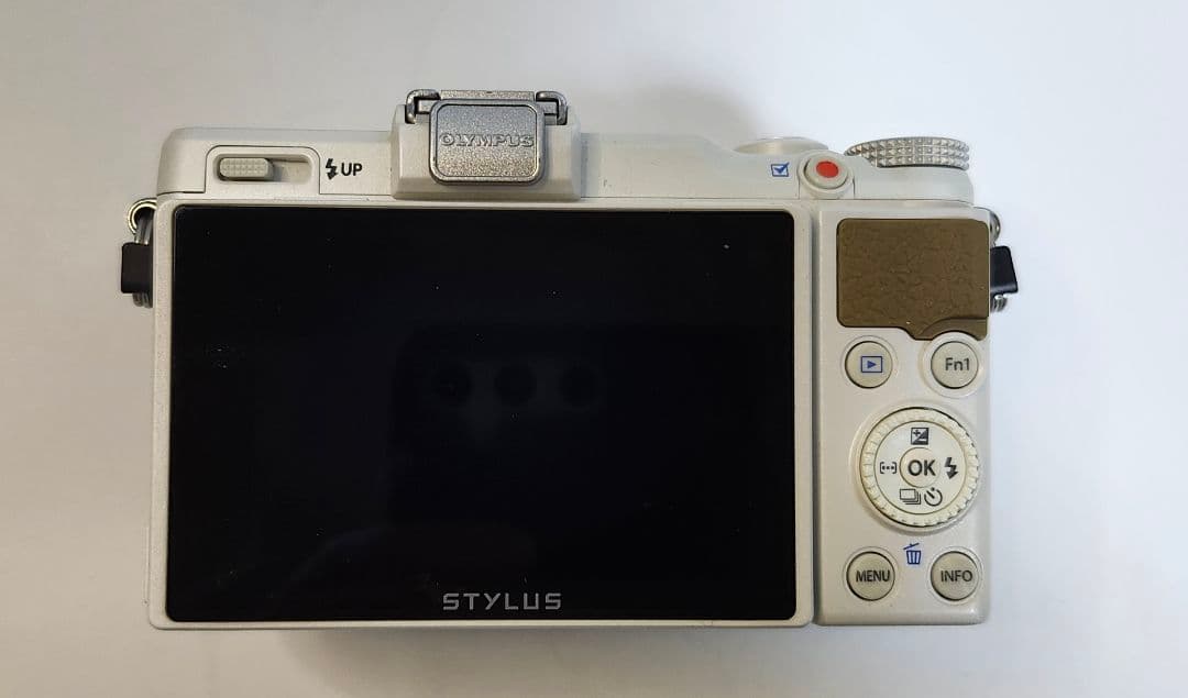 デジタルカメラ OLYMPUS STYLLUS XZ-2