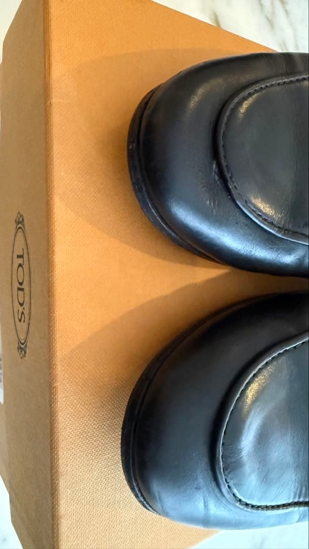 【値下げしました！】TOD'S 黒 レザー ローファー