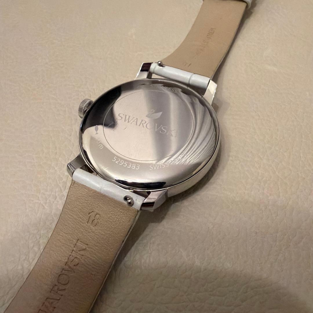 ☆SWAROVSKI☆ クリスタル ホワイトレザー腕時計