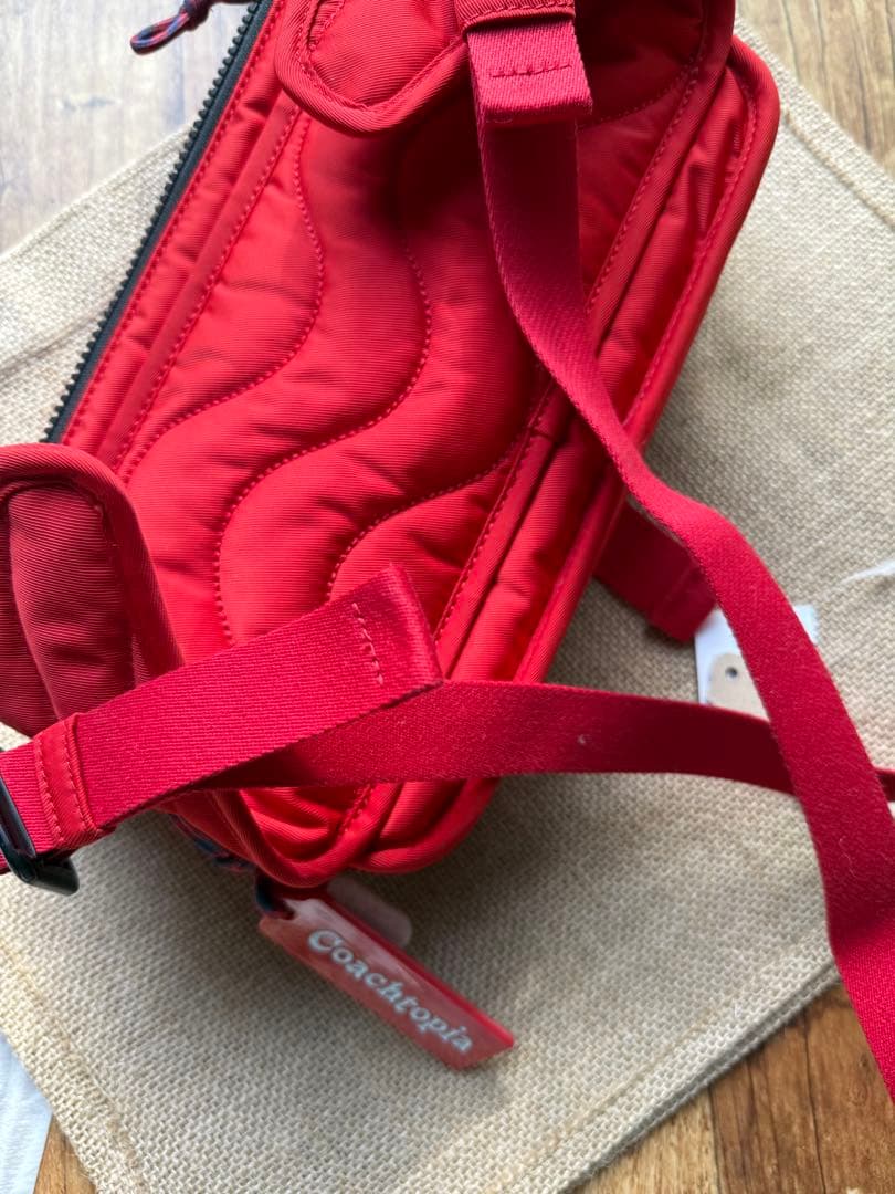 最終値下げ　コーチトピアループ クロスボディ ベルト バッグ　赤