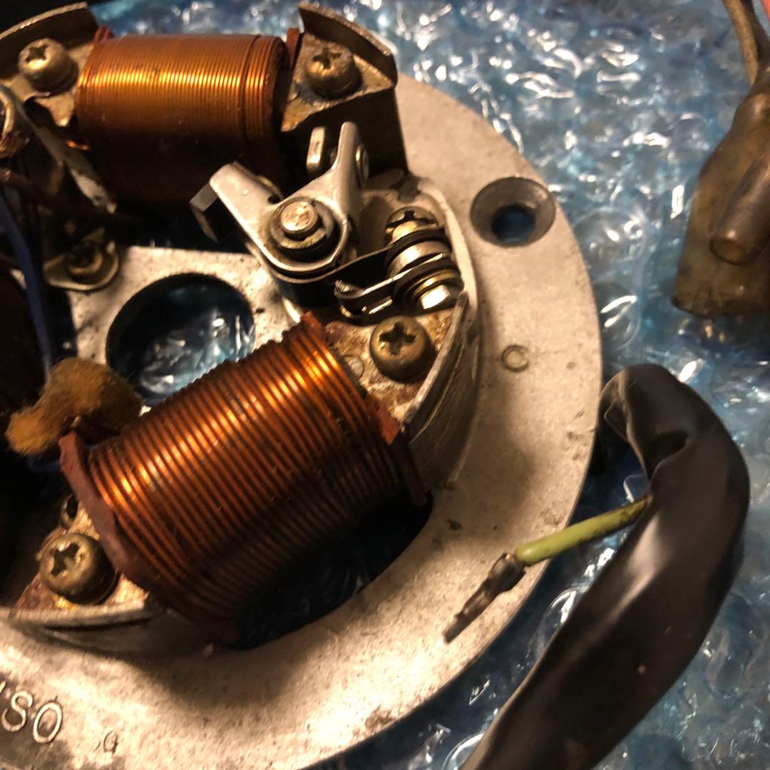 点火コイル 3コイル 金属製カワサキKM90の実働車からの取り外し部品です。