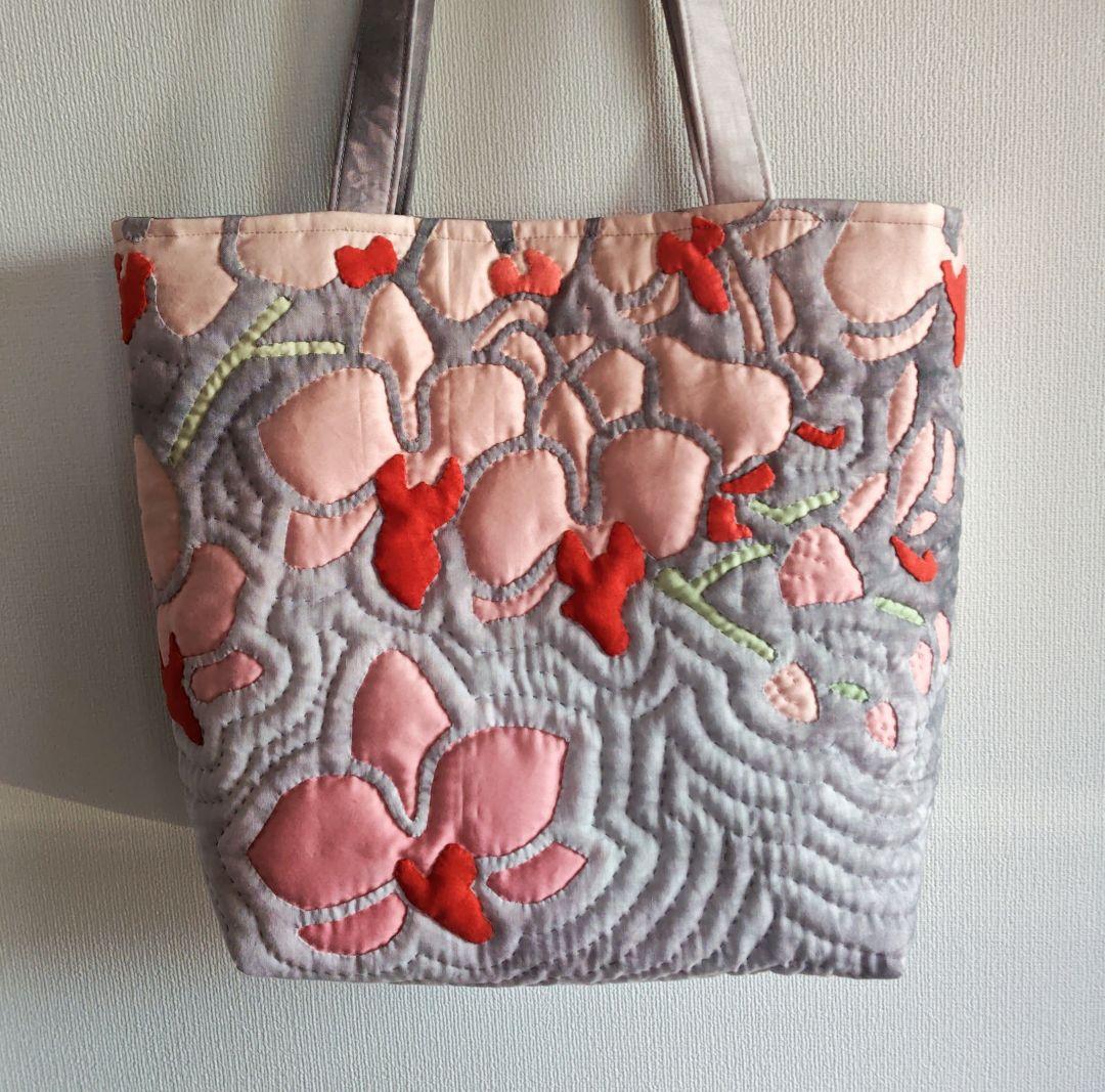 ハンドメイド　ハワイアンキルトバッグ　（胡蝶蘭）