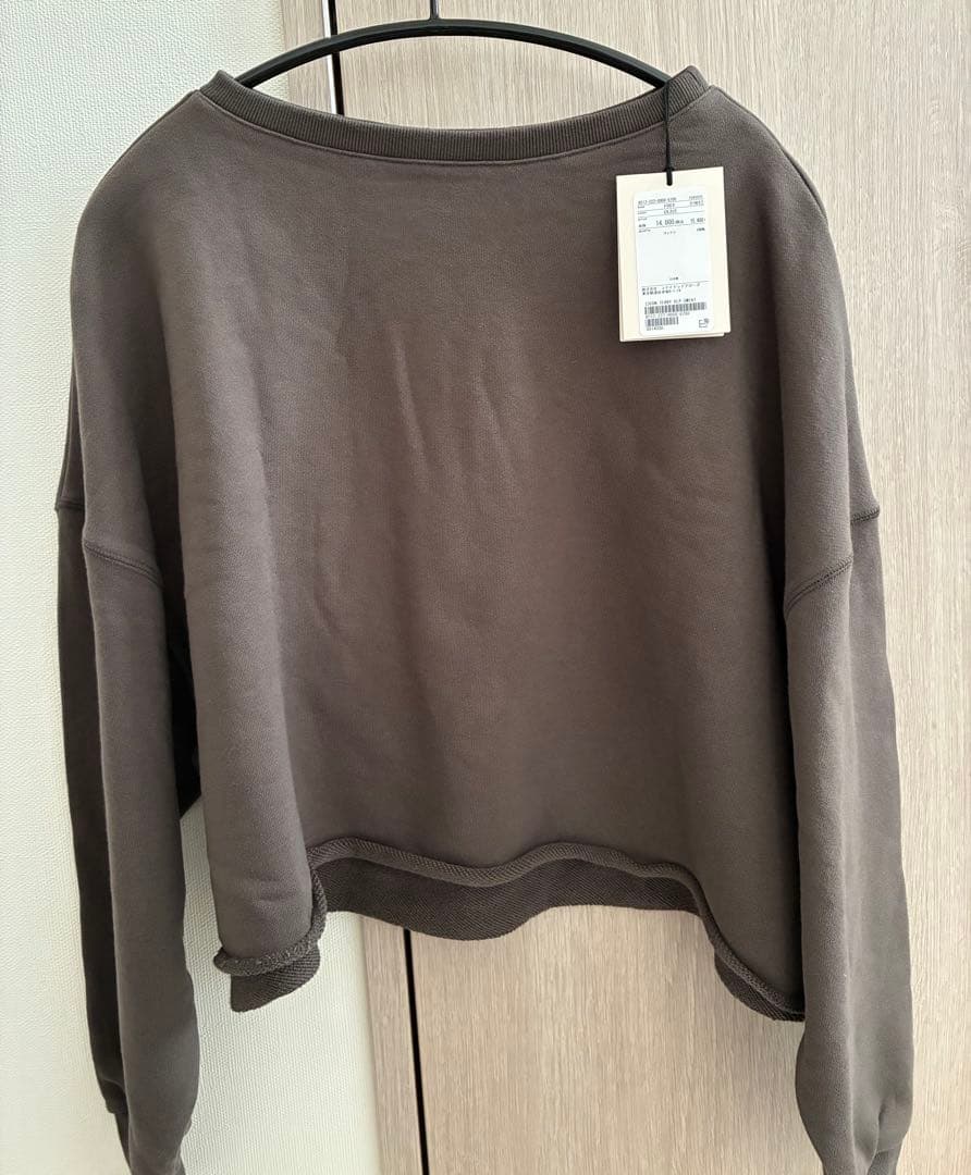 新品コンテconteクロップド プルオーバースウェット　オリーブ