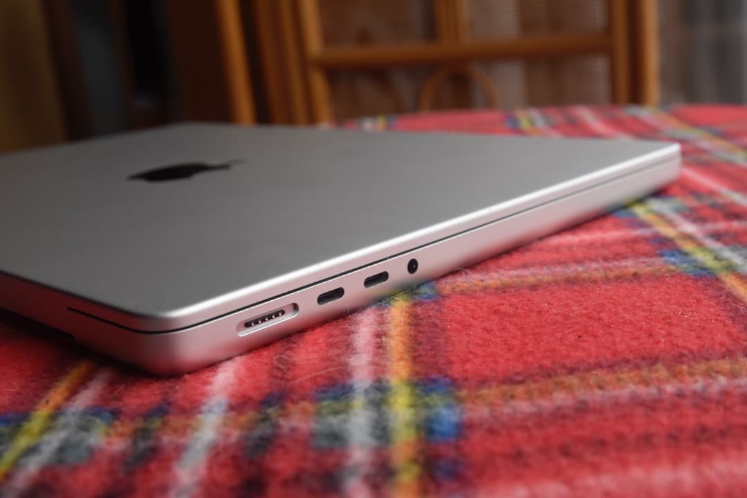 【美品】MacBook M1pro SSD 1TB メモリ16GB　　2021