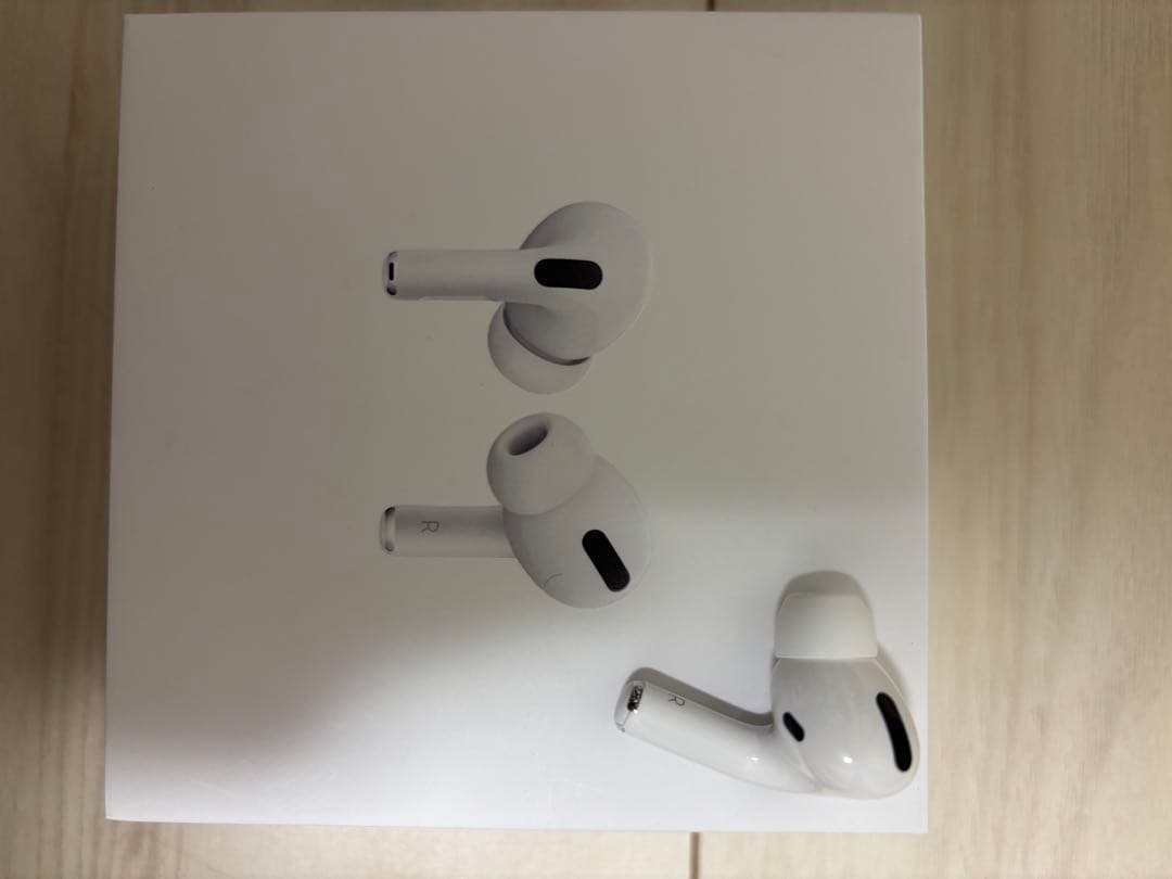 AirPods Pro 本体 ホワイト 充電ケーブル付 右耳のみ
