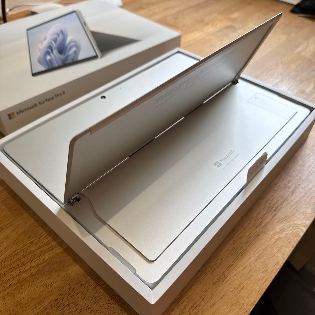 美品 Microsoft Surface Pro 9 シルバー 本体 128GB