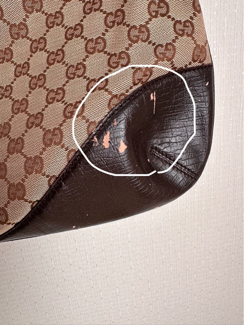 GUCCI GGキャンバス レザーバッグ