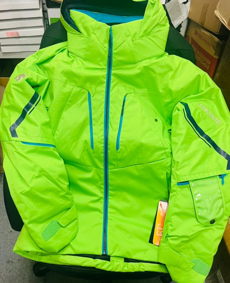 デサント　スキーウェア　新品未着用　DESCENTE　CMP7105