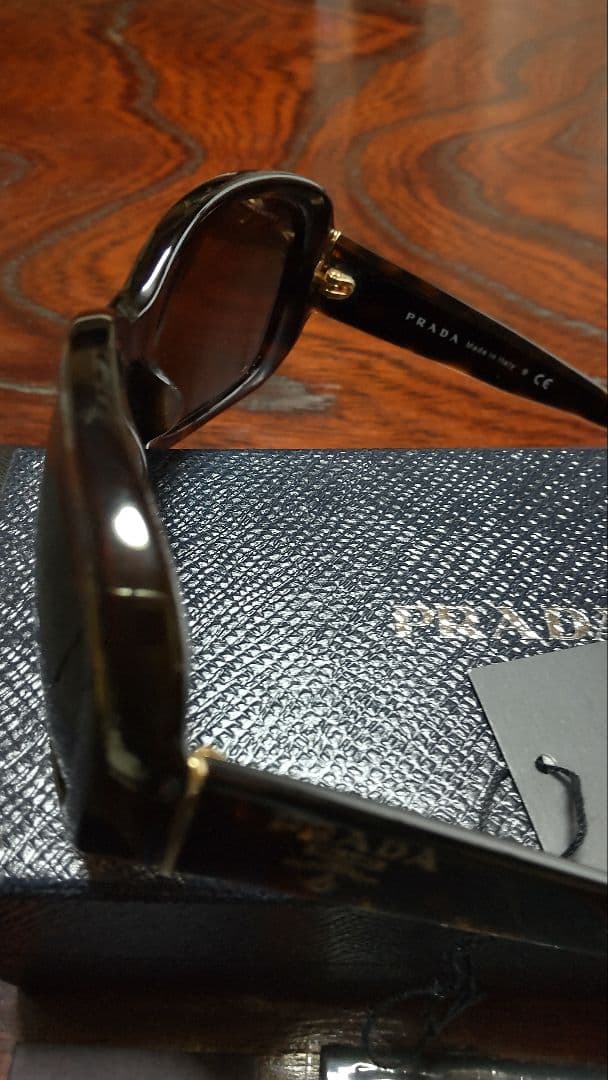 PRADA ラウンド型 サングラスべっ甲柄 細身∶未使用に近い美品✨