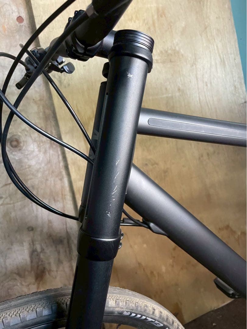 ブータン  CANNONDALE キャノンデール BADBOY