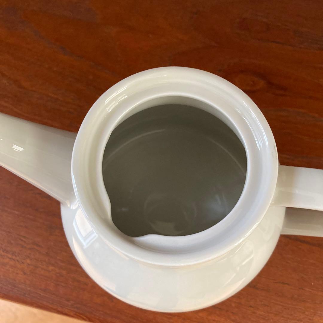 B4:  ロールストランド　ポット