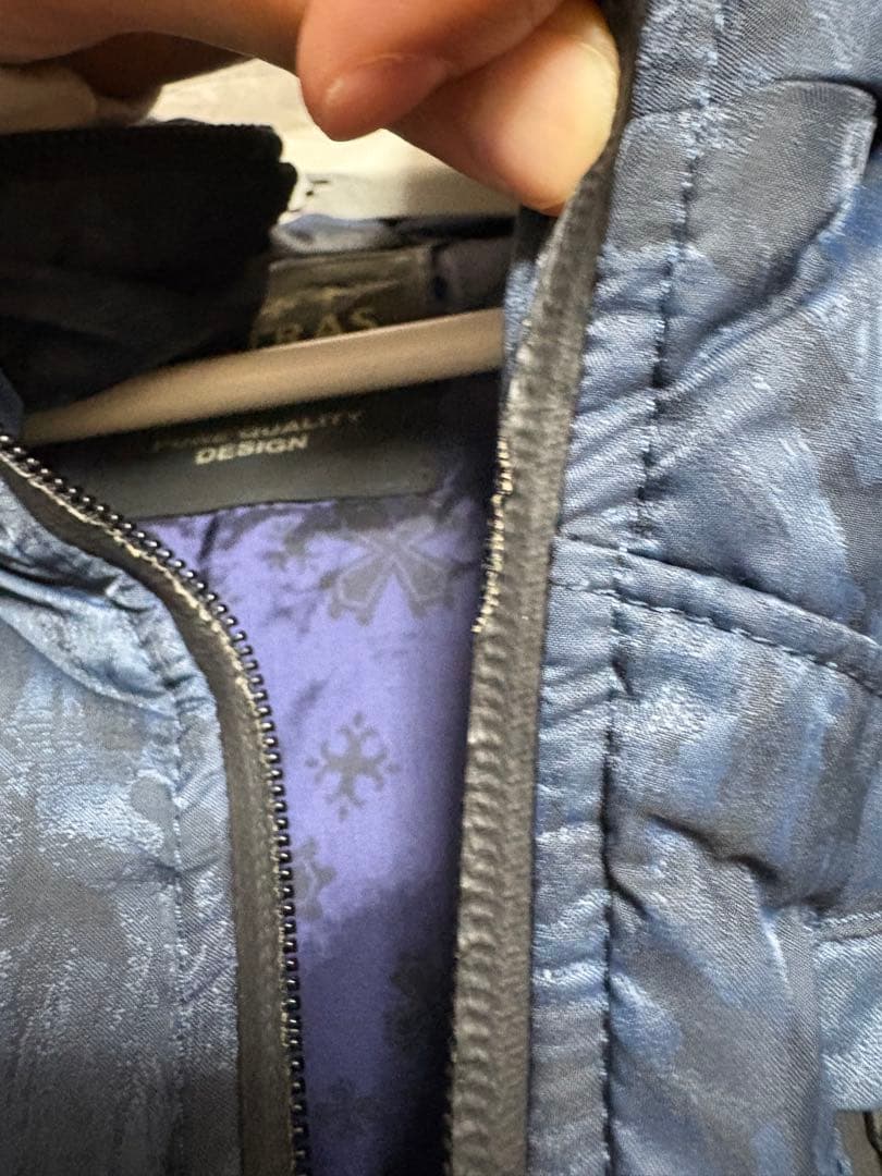 1974様用TATRAS ネイビー フード付きダウンベスト