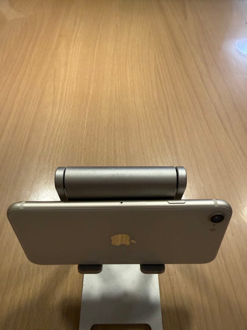 極美品 iPhone se3 ホワイト128GBバッテリー100% SIMフリー