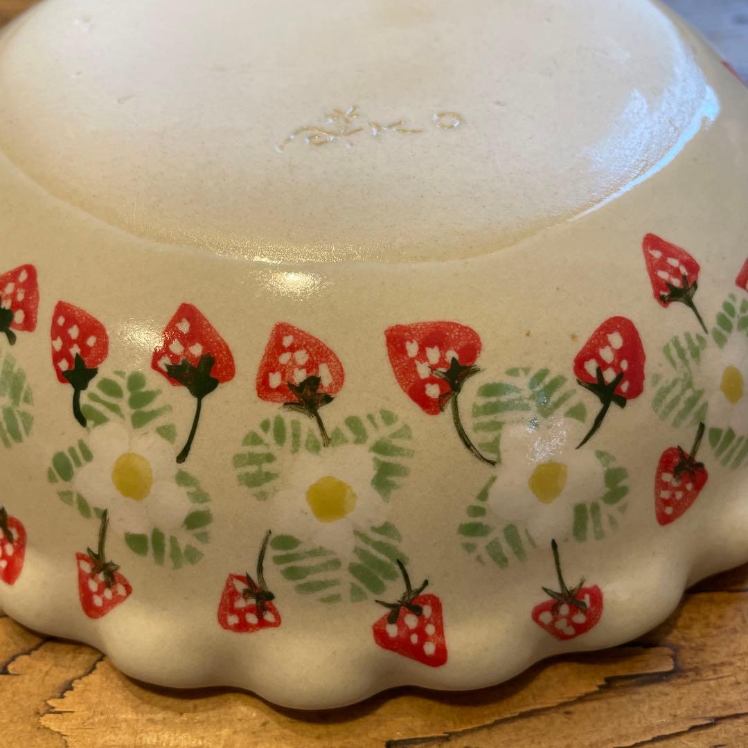 陶芸作家三浦愛子さんいちご模様が可愛い中鉢大鉢2点セット苺ストロベリーポタリー風