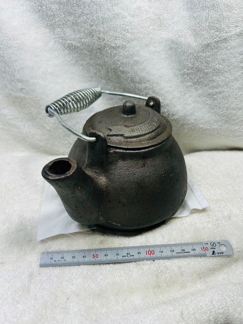 1900年代後半のビンテージ品　小型のAmerican camper鋳鉄製ケトル