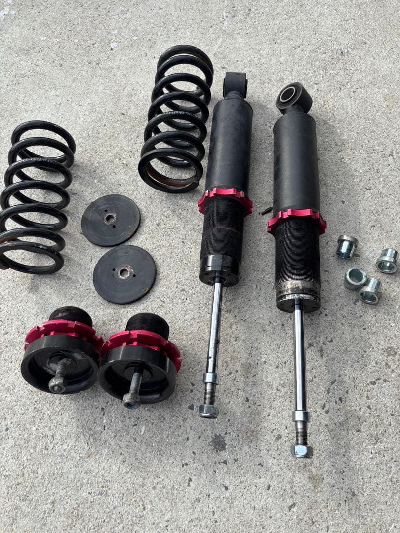 zvw50 プリウス　車高調