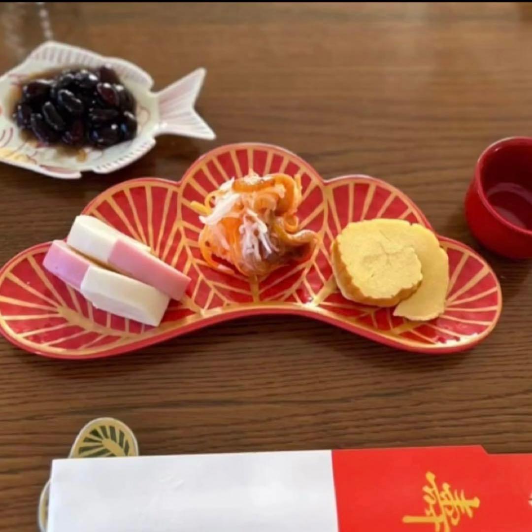 【新品】【大人気】錦赤金松葉形前菜皿３枚セット　縁起物