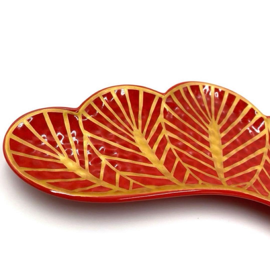 【新品】【大人気】錦赤金松葉形前菜皿３枚セット　縁起物