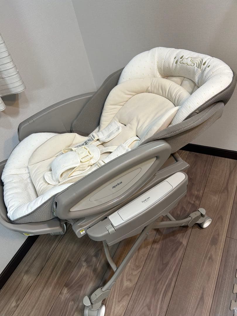 Aprica ユラリズム オート ムーンロック BR