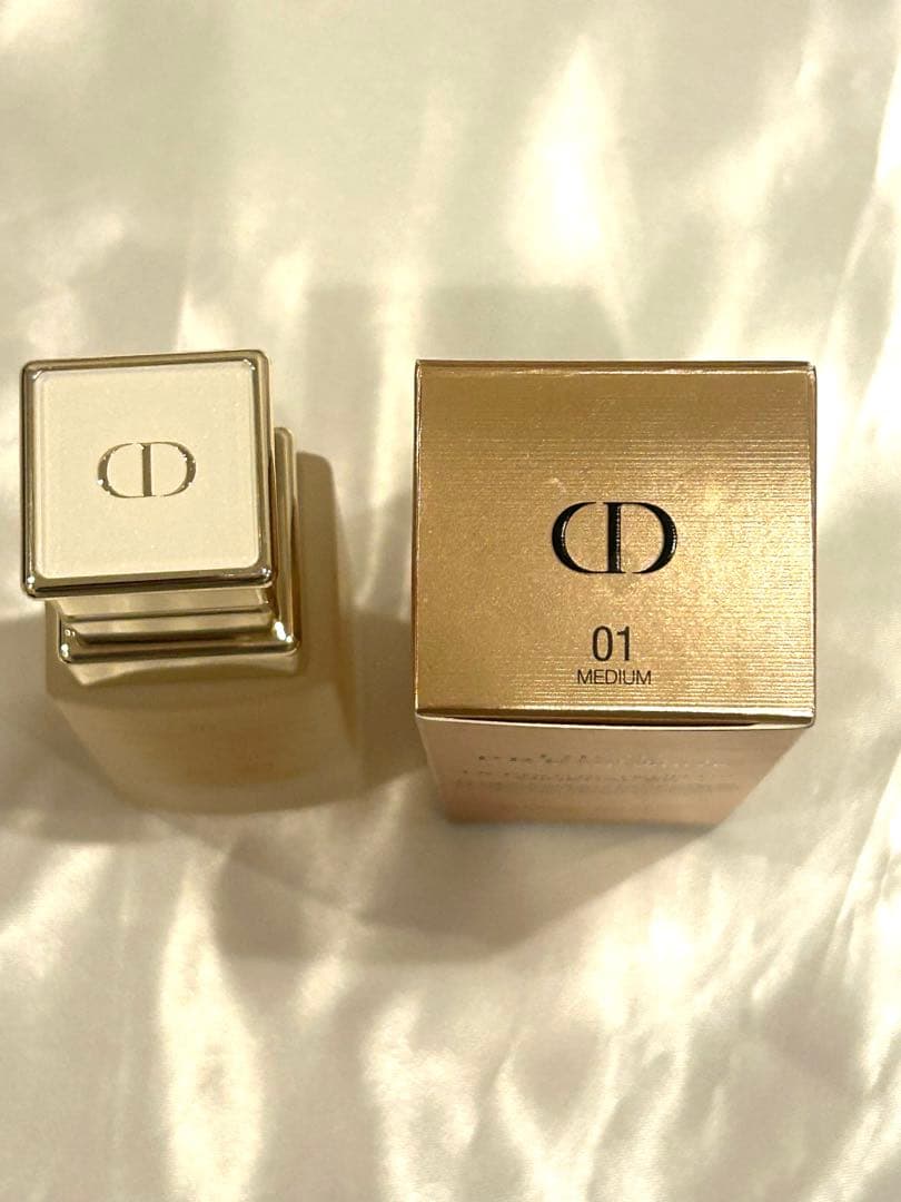 【1回使用】Dior プレステージホワイトルプロテクターUVミネラルBB 01