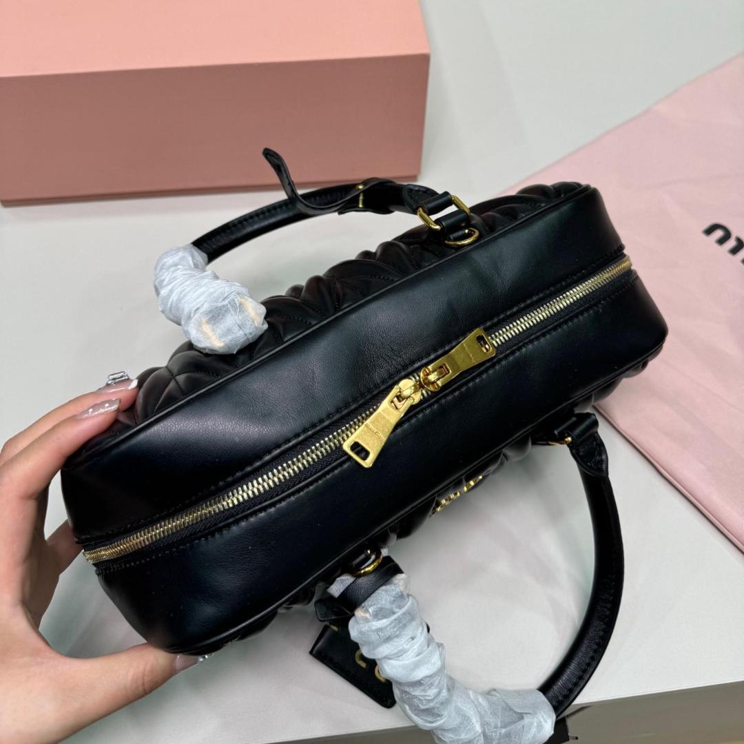 MM レザーバッグ ブラック ボストンバッグ ARCADIE 5BB148