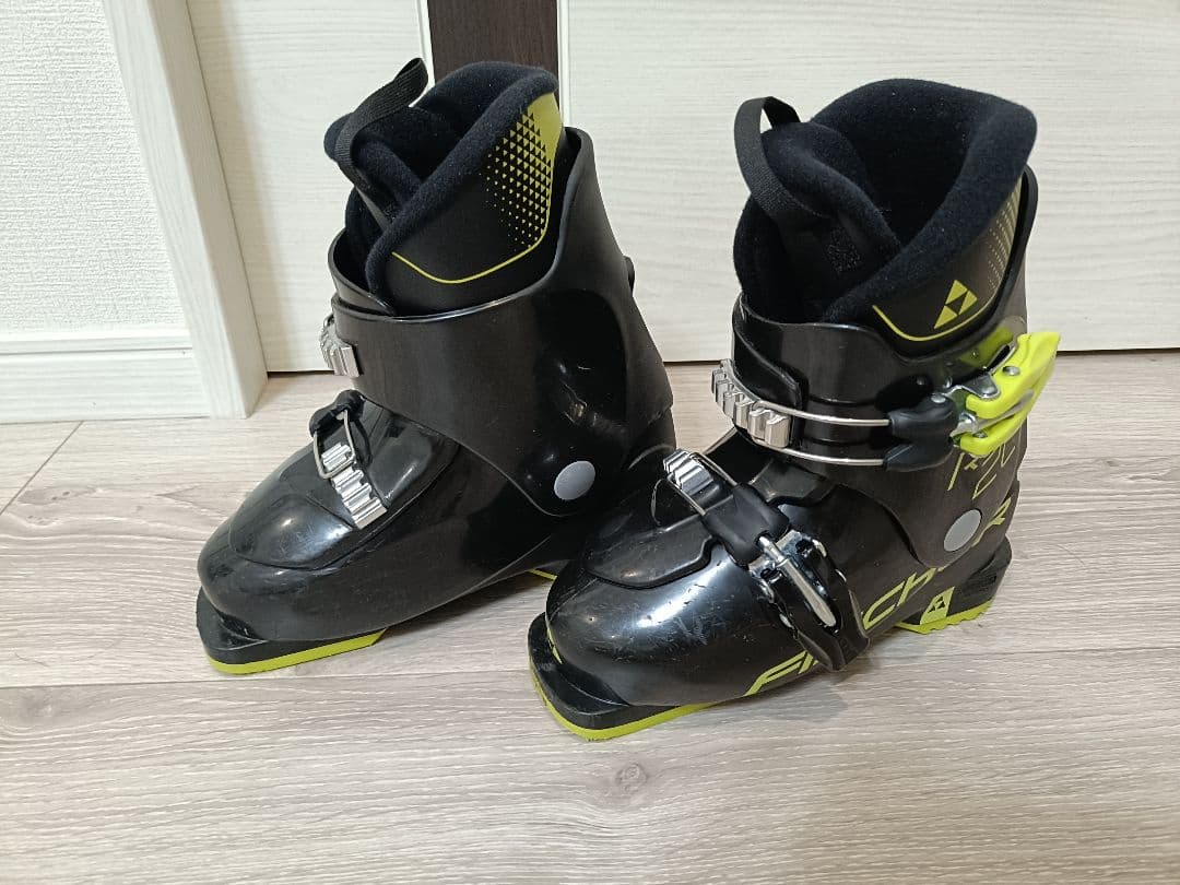 FISCHER ジュニアスキーブーツ RC4 20 19.5cm