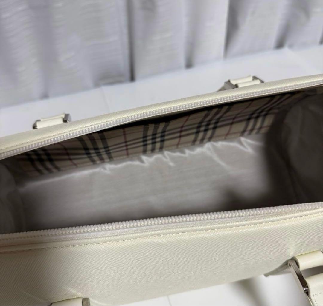 极美品 ホワイト 円筒形 ハンドバッグ