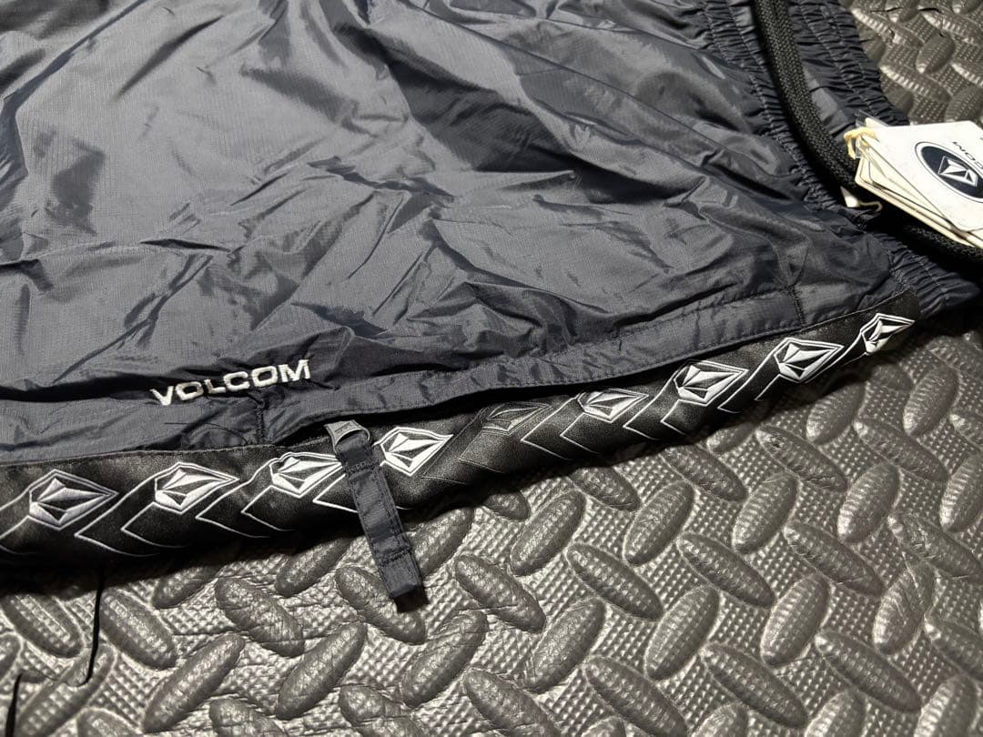VOLCOM ボルコム ナイロンパンツ