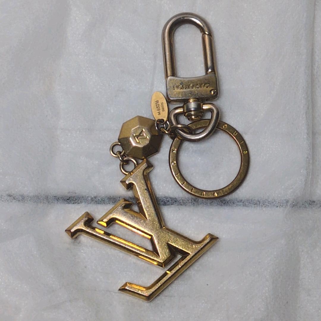 や*い様 Louis Vuitton ルイヴィトン　ゴールド キーホルダー　M6