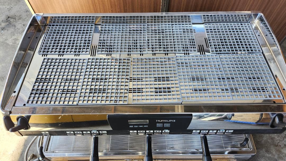 nuova SIMONELLI AURELIA II エスプレッソマシン