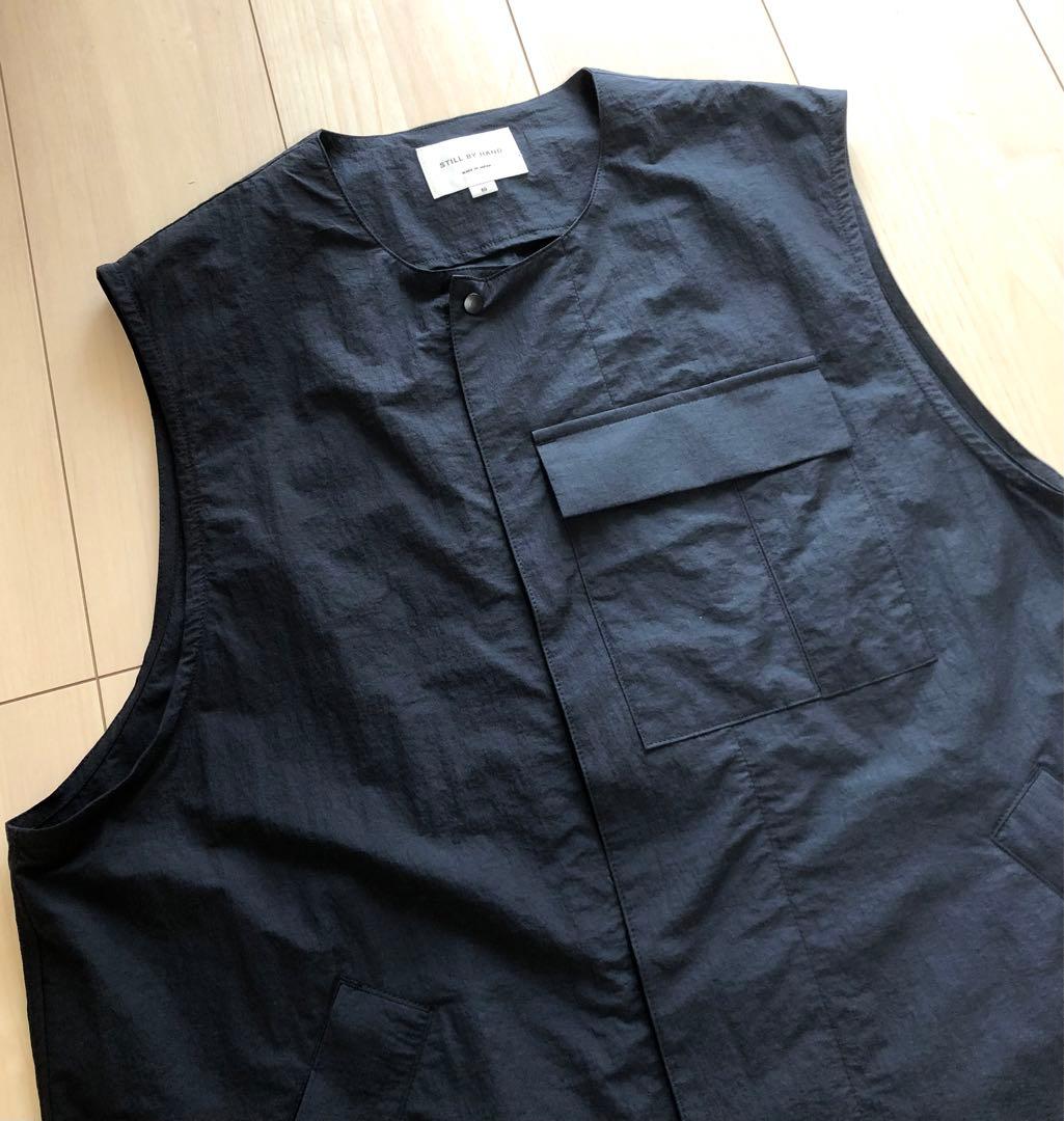 2025SS）STILL BY HAND CNクルーネックベスト