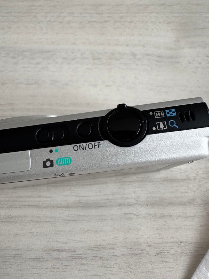 Canon IXY 420F コンパクトデジタルカメラ　キャノン