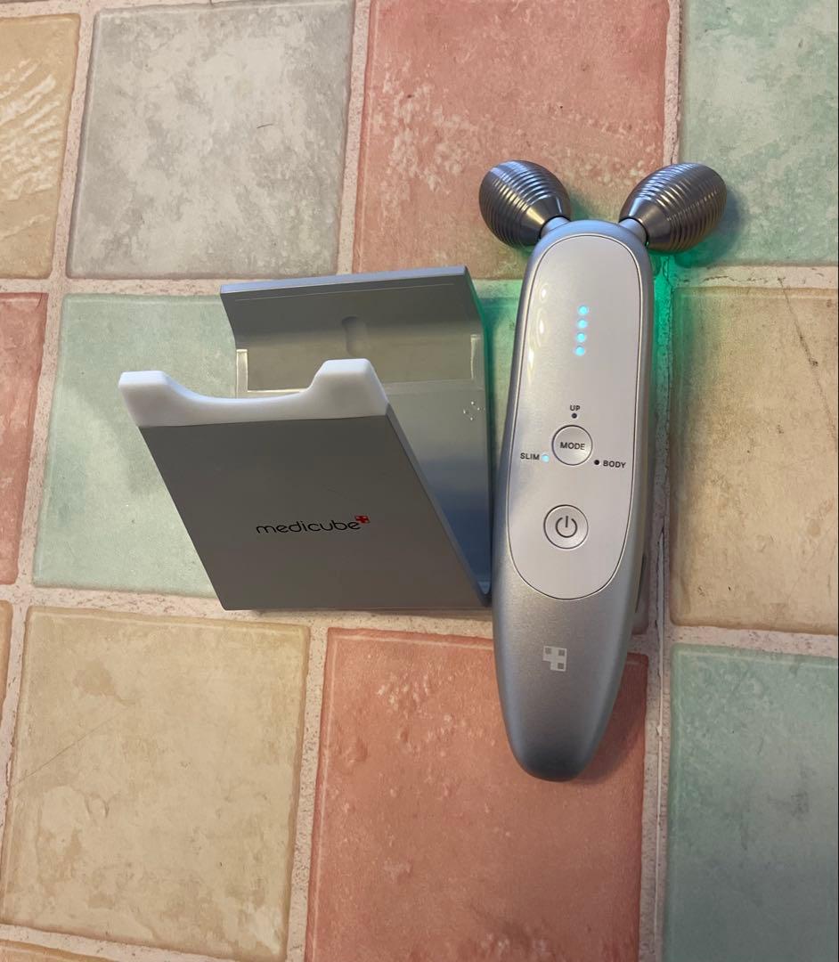 メディキューブ　AGE-R美顔器3点セット　ブースタージェル(新品)付き