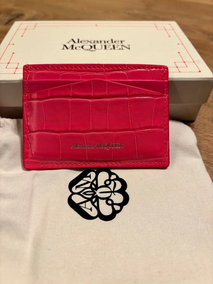 アレキサンダー　マックイーン　レザー カードケース　名刺入れ　社会人　ビジネス