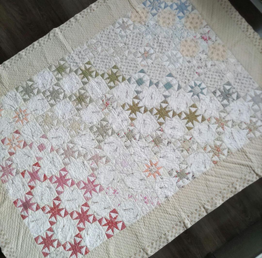 ✨イブニングスターグラデーションベッドカバー✨パッチワークキルト　ハンドメイド