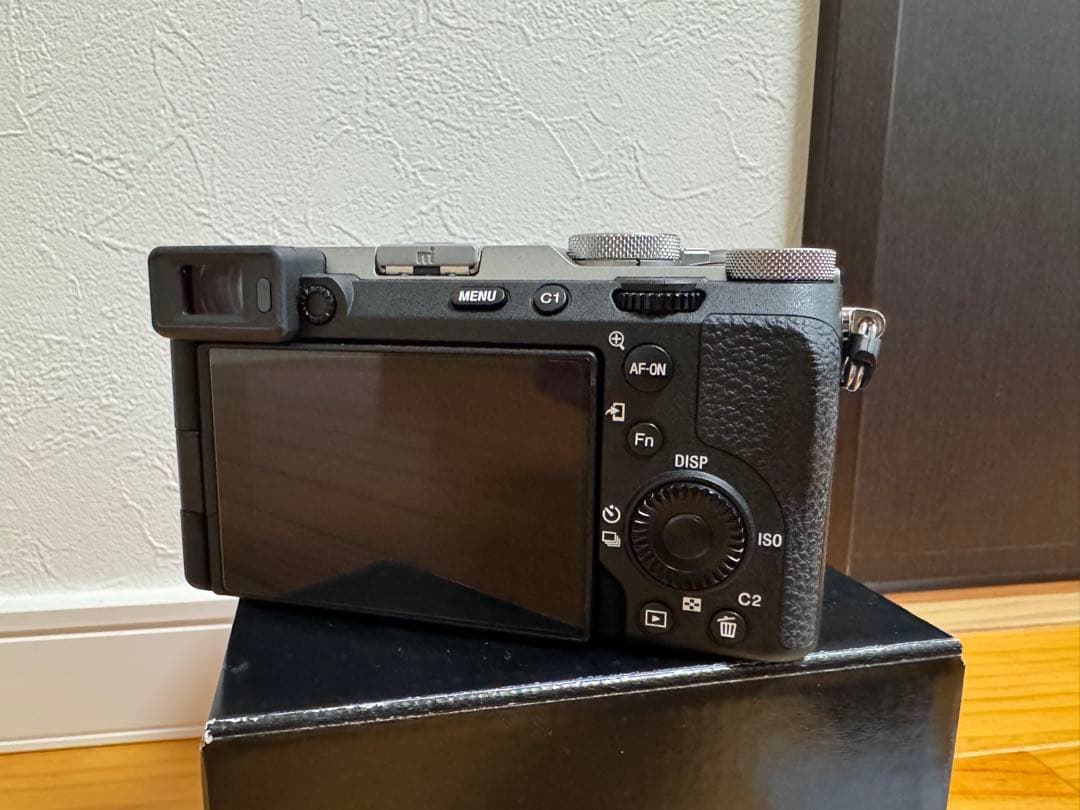 SONY α7C II + FE 50mm F1.8 交換レンズ +グリップ付き