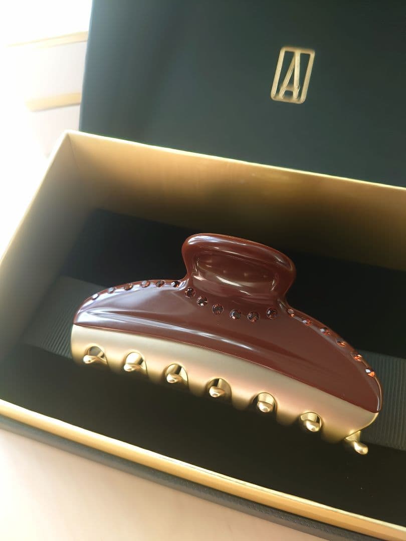 アレクサンドルドゥパリ スワロフスキー ヴァンドームクリップ ブラウン