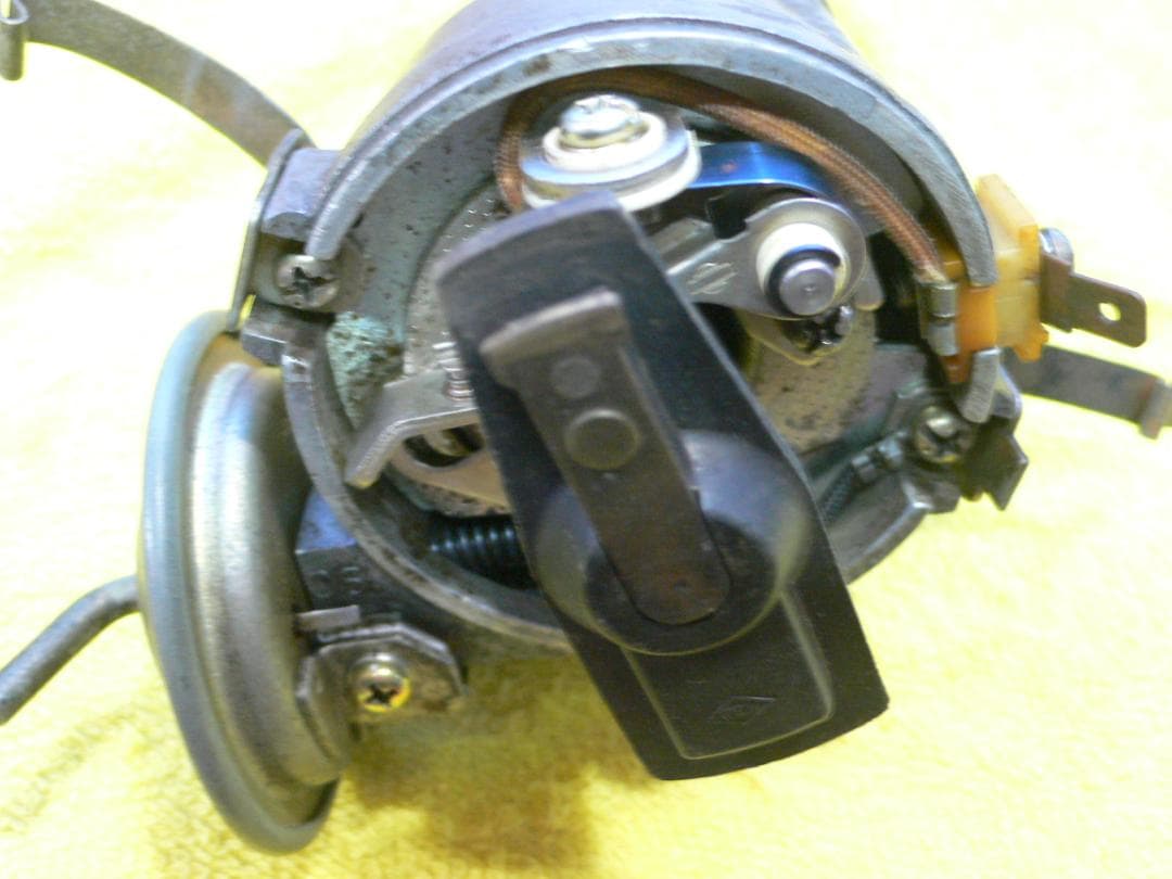 フェアレディSR311　U20エンジン部品 デストリビュータ