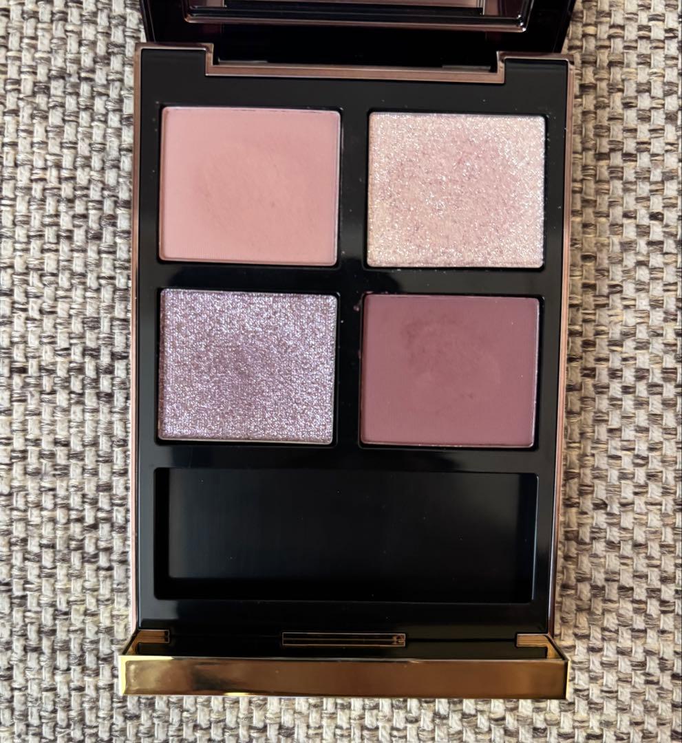 トムフォード　限定　アイ カラー クォード 01S メタリック モーブ