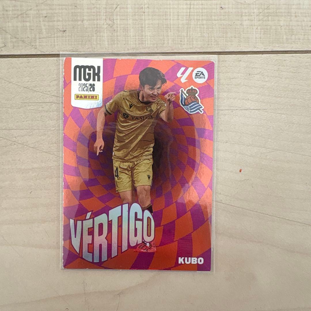 スペインで買ったサッカーカード 一つはエムバペのサイン入り