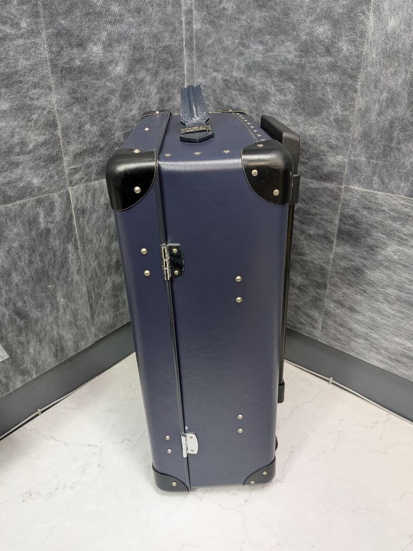 ②グローブトロッター ネイビー 2ホイール