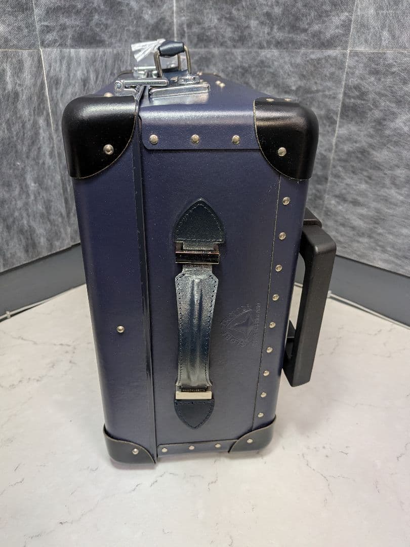 ②グローブトロッター ネイビー 2ホイール