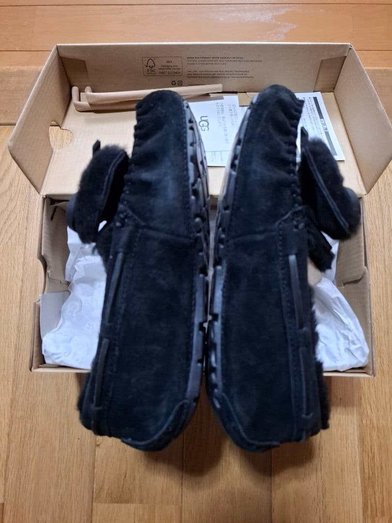 UGG モカシン ミネトンカ